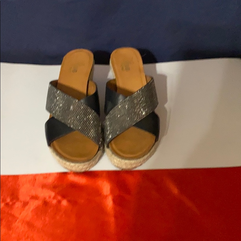 Shinny Open Two Wedge Sandal Size (8) Wide